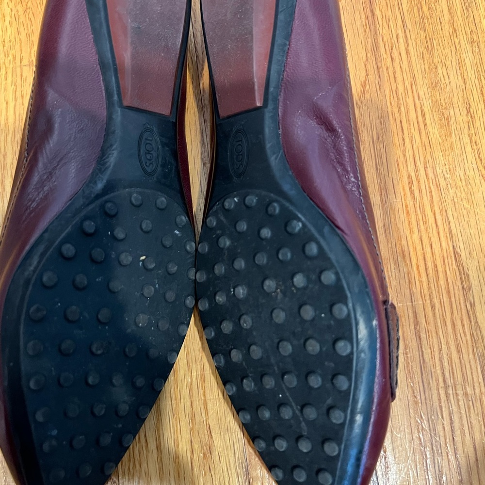 TOD’S pointed driver shoe
